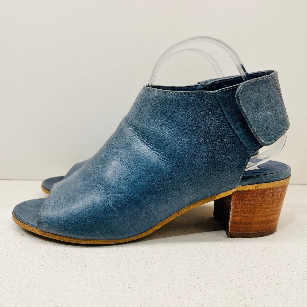 Steve Madden Shalow Blue Leather Peep Toe Sandals Shoes Snap Button Open Heel 10